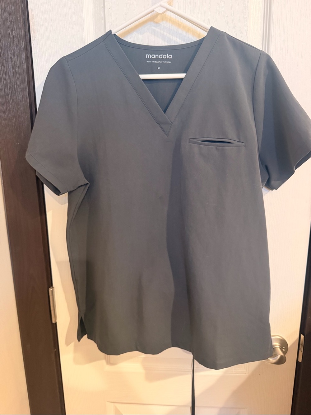 Mandala women’s scrub set sz. Medium